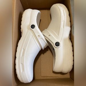 White Crocs w/o holes EUC